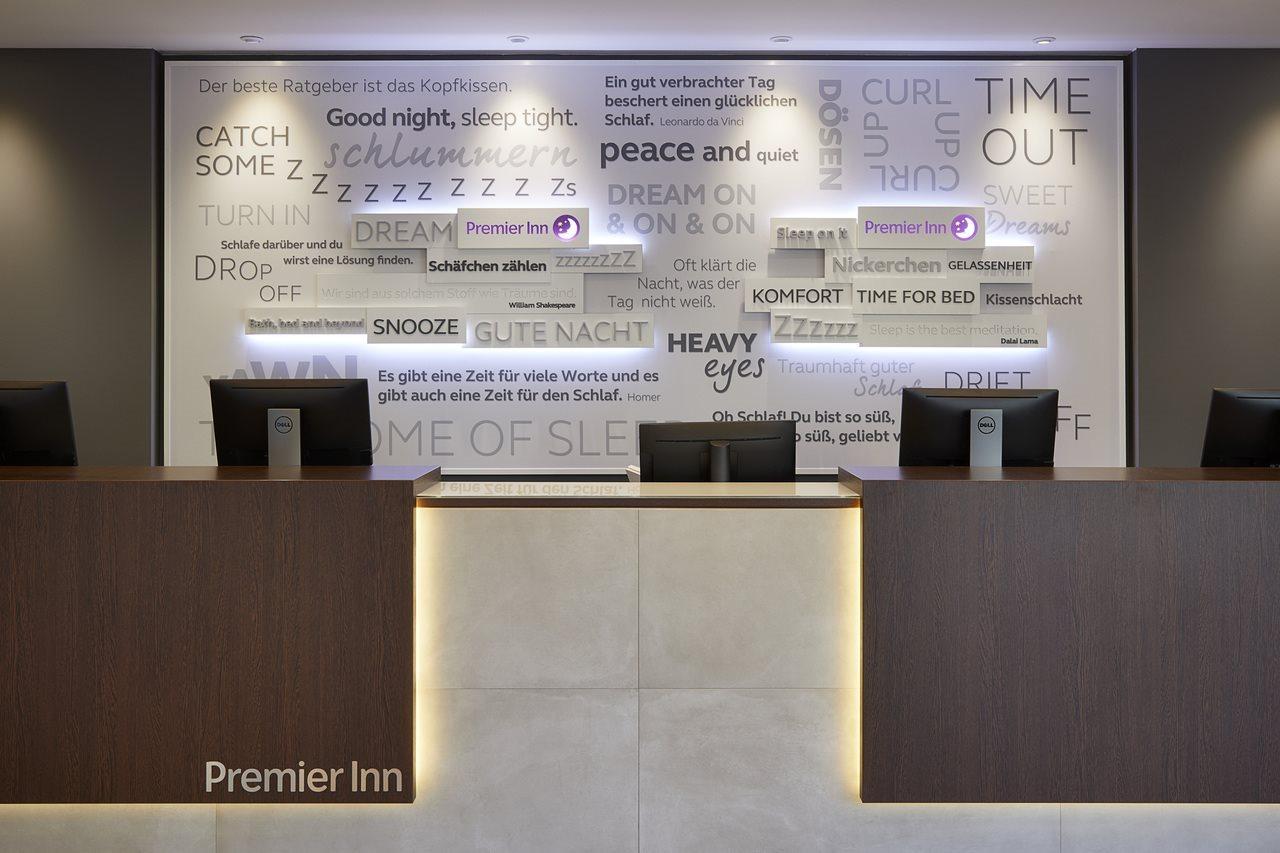 Premier Inn Hamburg City エクステリア 写真